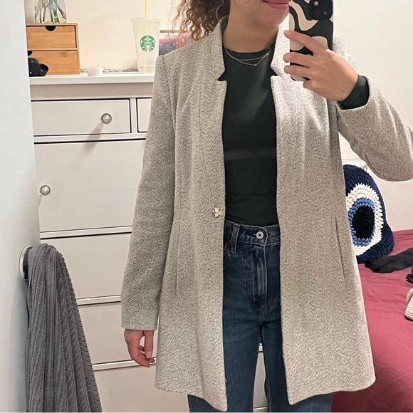 Zara Coat - Picture 2 of 4